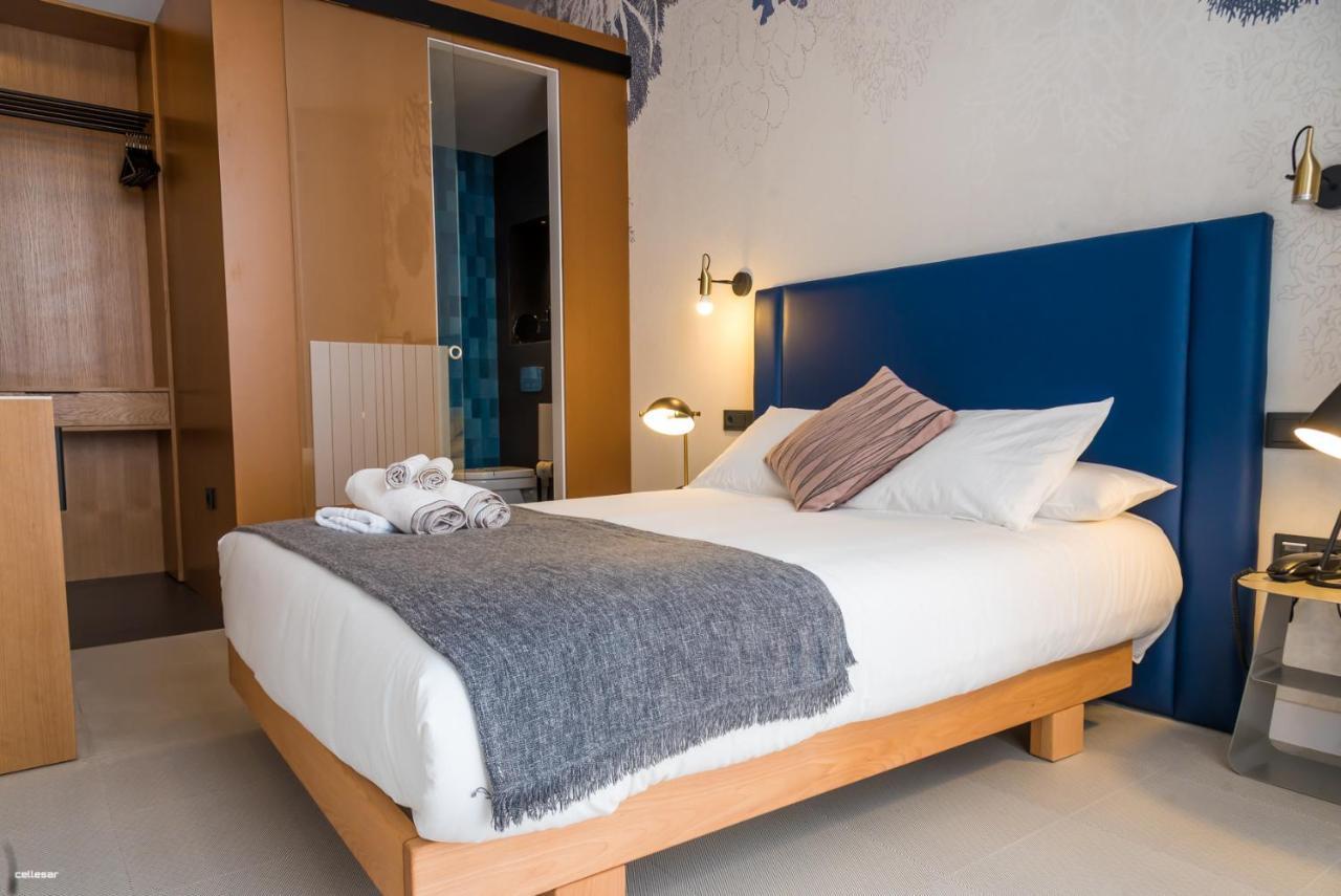 Welldone Quality - Crystal Pool Hotel Seville