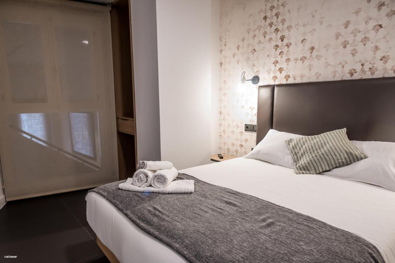 Hotel Welldone Quality - Crystal Pool Seville